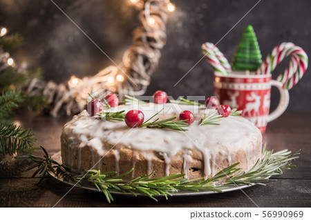 Homemade Christmas cake decorated cranberry Homemade Christmas cake decorated cranberry 56990969