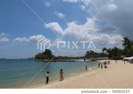 在聖淘沙海島，新加坡上的Siloso海灘 56992635