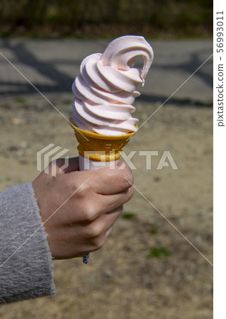 軟冰淇淋粉紅色 56993011