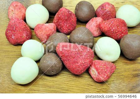 巧克力草莓 56994646