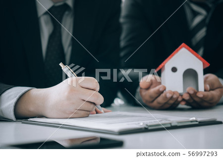 Real estate agents submit documents for customers Real estate agents submit documents for customers 56997293