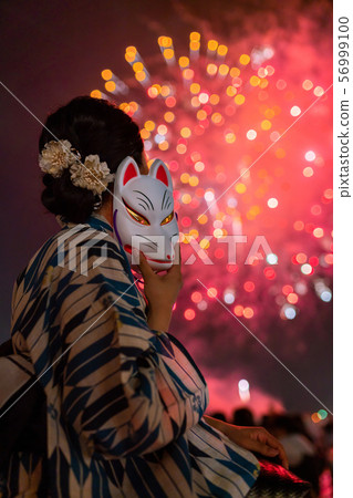 Yukata beauty and fireworks Yukata beauty and fireworks 56999100