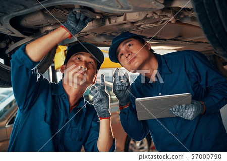 Problems with front car suspension 57000790