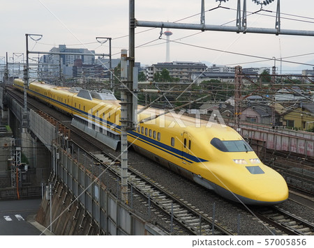 在黃岡丘博士立交橋 57005856