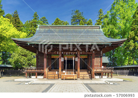 Uesugi Shrine Honden在初夏山形米澤 57006993