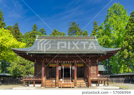 Uesugi Shrine Honden在初夏山形米澤 Uesugi Shrine Honden在初夏山形米澤 57006994