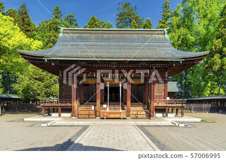 Uesugi Shrine Honden在初夏山形米澤 57006995