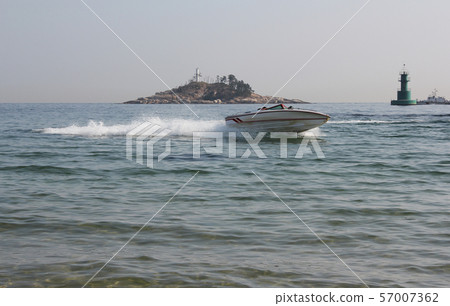 Sea and boat 57007362