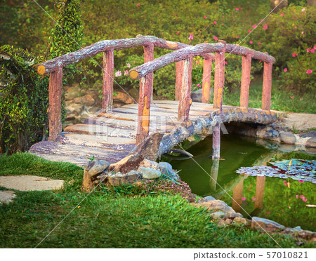 Bridge in the park 57010821