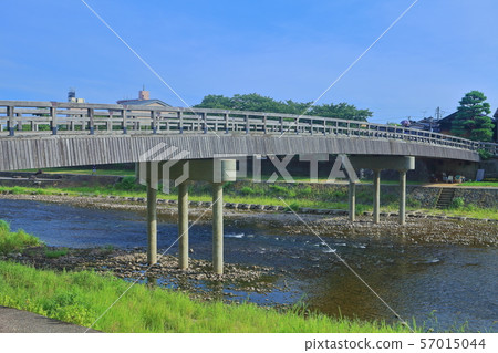 [Ishikawa] Umenohashi, Kanazawa under the clear sky 57015044
