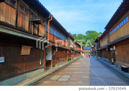 [Ishikawa Prefecture] Kanazawa under the clear sky, Higashi Chaya district 57015049