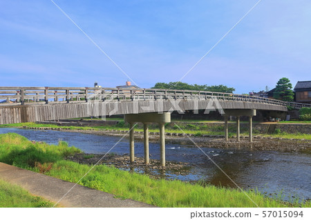 [Ishikawa] Umenohashi, Kanazawa under the clear sky 57015094