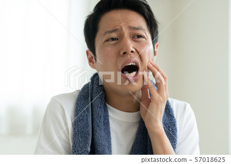 Men who have a sore toothache Stomatitis Dental care Men who have a sore toothache Stomatitis Dental care 57018625