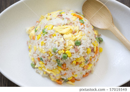 玉米煎蛋炒飯 玉米煎蛋炒飯 57019349