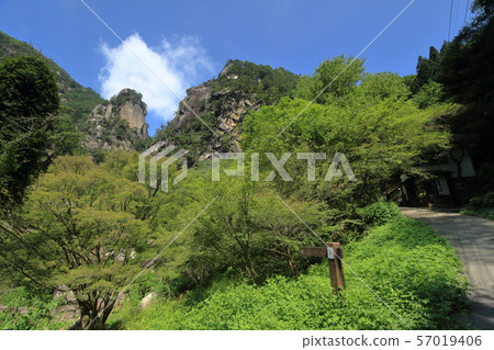Kakuen Peak（甲府市） 57019406