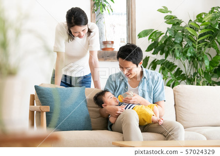 嬰兒牛奶嬰兒奶瓶母乳喂養家庭 嬰兒牛奶嬰兒奶瓶母乳喂養家庭 57024329