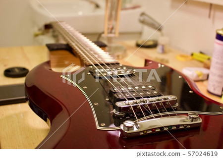 Close up of an electric guitar seen from behind 57024619