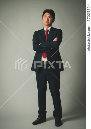 商人,日本男性,老闆,經理 商人,日本男性,老闆,經理 57025394