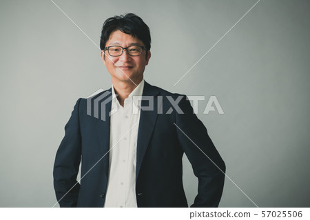 中間商人中年日本人畫象 57025506
