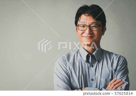 中間商人中年日本人畫象 57025814