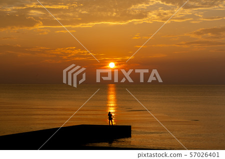 Morning scenery of Machiya Beach, Tsu City, Mie Prefecture Morning scenery of Machiya Beach, Tsu City, Mie Prefecture 57026401