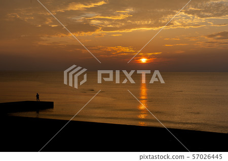 Morning scenery of Machiya Beach, Tsu City, Mie Prefecture Morning scenery of Machiya Beach, Tsu City, Mie Prefecture 57026445