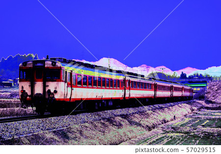 Kiha 58系列快車圖像在本地線上運行 57029515