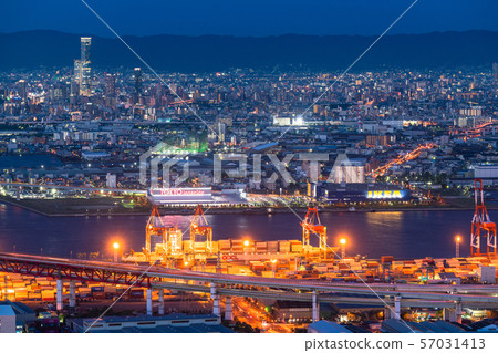 《大阪府》大阪灣地區的夜景 57031413
