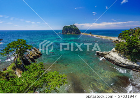 [Shizuoka Prefecture] Nishiizu Tonboro phenomenon Dogajima Sanshirojima 57031947