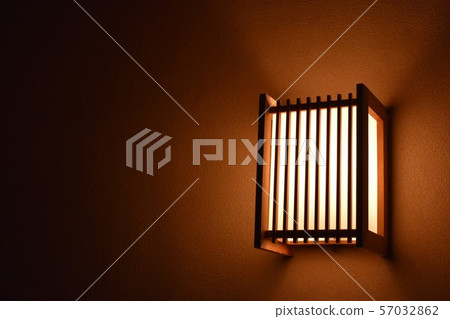 A light A light 57032862