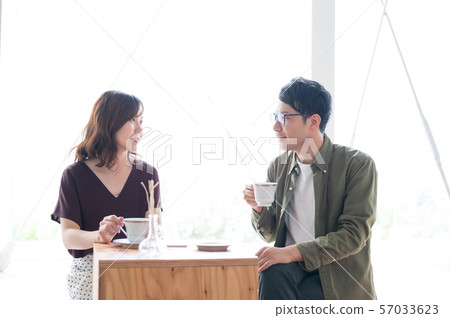 Couple Cafe Dating 57033623