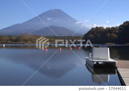 富士山俯瞰Lake Shoji 57044011
