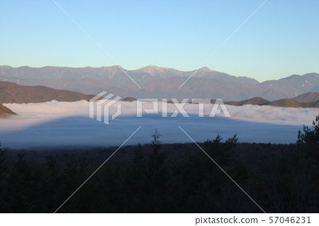 本栖湖和南阿爾卑斯山 本栖湖和南阿爾卑斯山 57046231