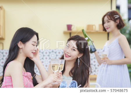 Women's Journey Resort 57048675