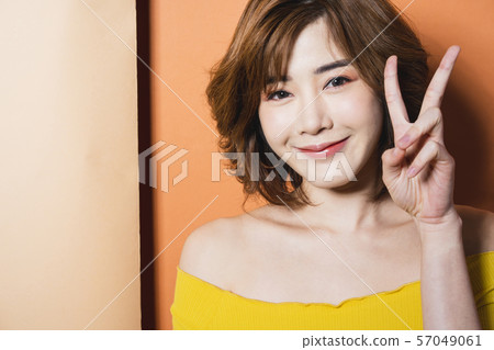 Women beauty 57049061