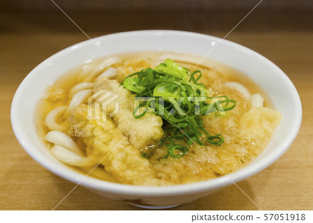 Burdock tempura udon (Hakata local cuisine) 57051918