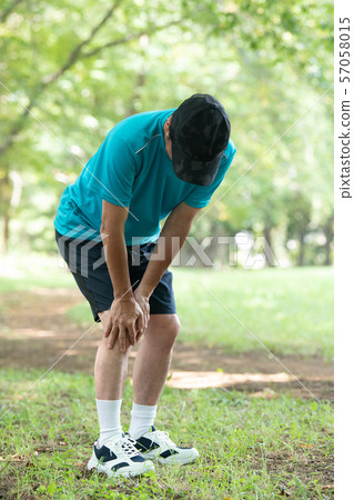 膝蓋疼痛傷害痛體育運行日本中間人 膝蓋疼痛傷害痛體育運行日本中間人 57058015