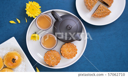 Mid-Autumn Festival Moon cake Geppei 57062710