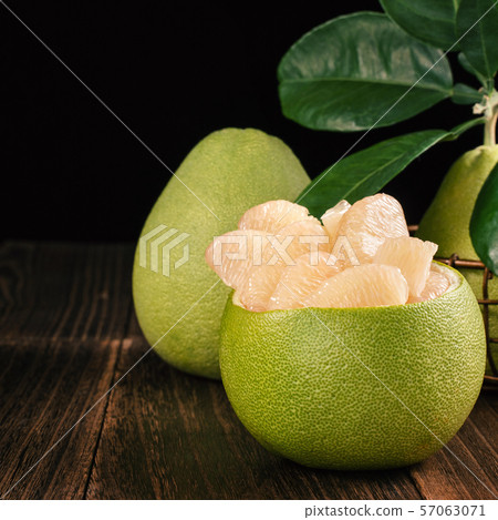 Yuzu yuzu flesh Peeled pomelo midautumn festival Yuzu yuzu yuzu 57063071