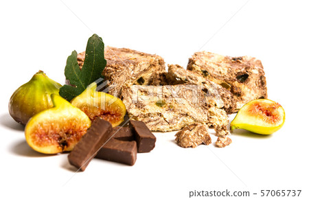 Fig halva dessert slices 57065737