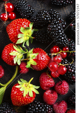 berries 57072347