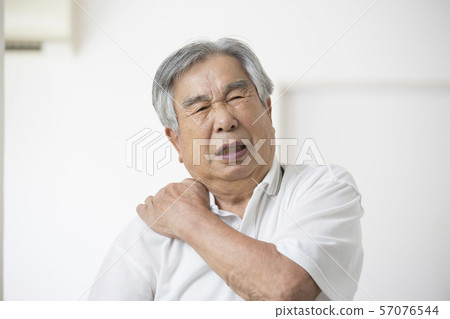 Seniors troubled by shoulder stiffness 57076544
