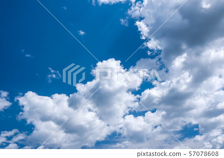 藍天和雲彩 藍天和雲彩 57078608