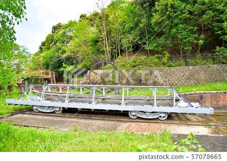 Dolly and ship used in the Kick-Up Incline in Kyoto 57078665