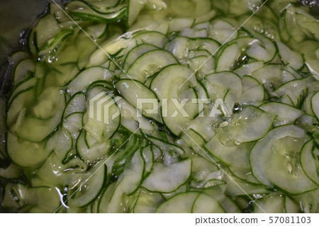 Cucumber Cucumber 57081103