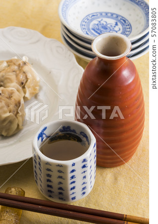 Chinese liquor and Shaoxing liquor 57083805