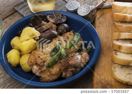 羅勒炒雞 羅勒炒雞 57083887