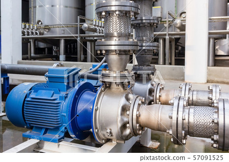 Water pump and flex hoses stainless of water tank Water pump and flex hoses stainless of water tank 57091525