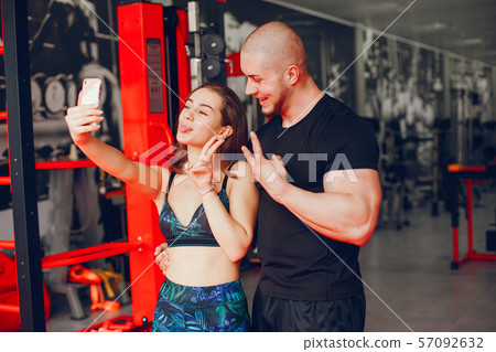 couple in a gym 57092632