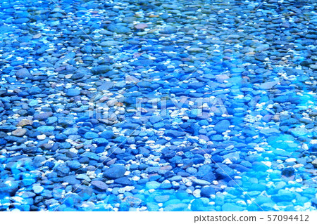 Color Water surface spring water park (registered in September 2019) Maximum size: M 57094412